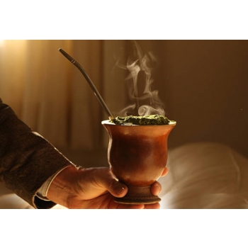 Kompletny przewodnik po yerba mate – właściwości, działanie i jak ją parzyć